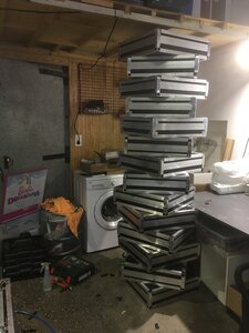 Production en série - pile de châssis aluminium assemblés