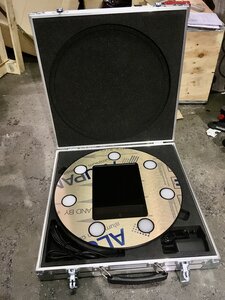 Borne complète dans sa flight case avec mousse sur mesure et personnalisation client